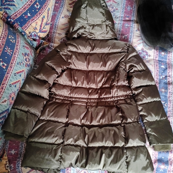 Gap Kids Cold Control Ultra Max Down Puffer, size large. - Picture 8 of 9